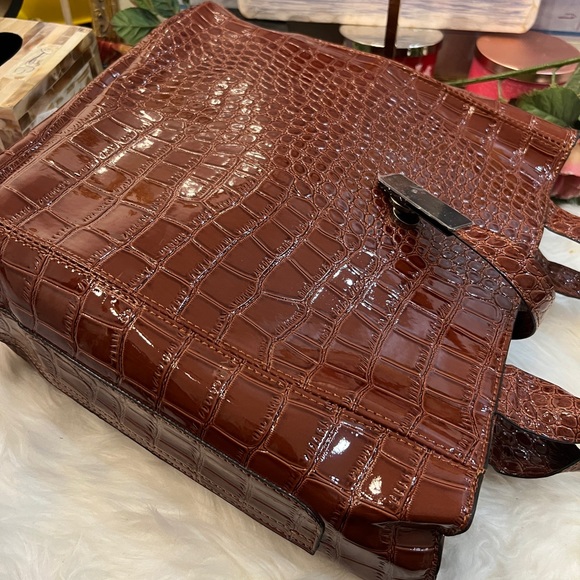 Harper & Hyde Croc Embossed Vegan Leather Tote - Picture 9 of 9